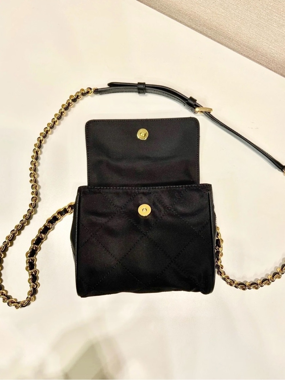 PRADA🌟Black/gold Quilted Nylon shoulder/waist bag or sling bag! - Picture 5 of 15